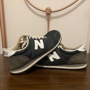 New Balance 420 Sneakers